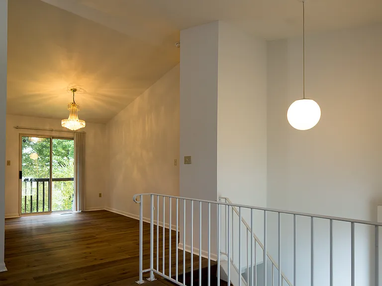 8 Upman Ct — Photo 3