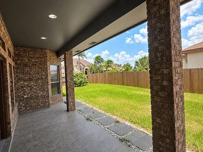 5633 Rustic Manor Dr — Photo 9