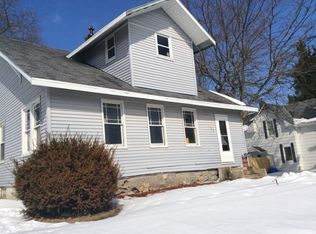 104 E Main St, Cobb, WI 53526