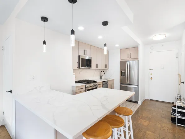 201 Saint Pauls Avenue image 3 of 18