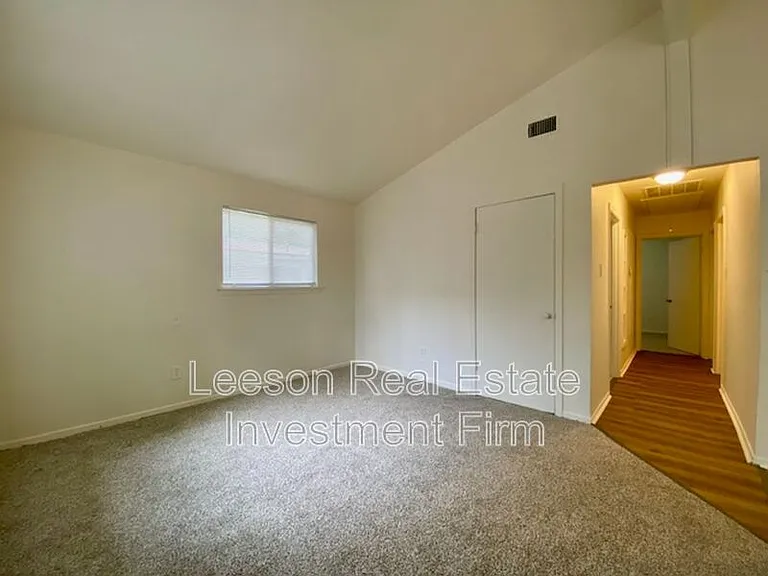 1311 Elsa Jane St — Photo 3