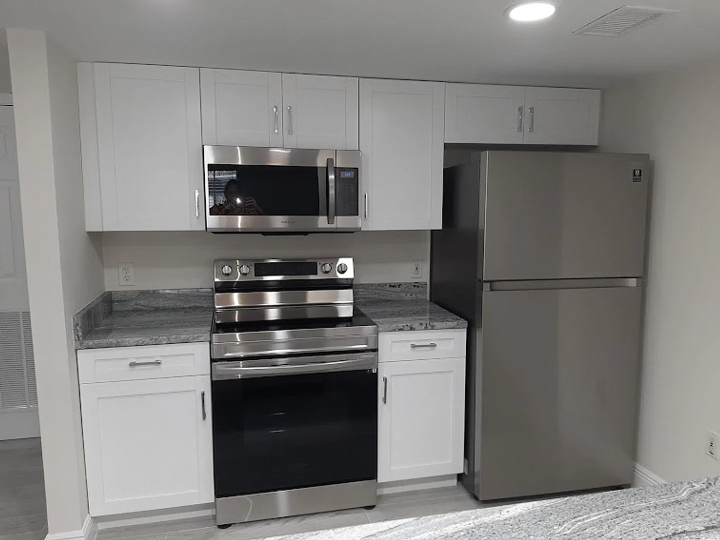 Beautiful ground floor 2/2 condo off Del Prado — Photo 4