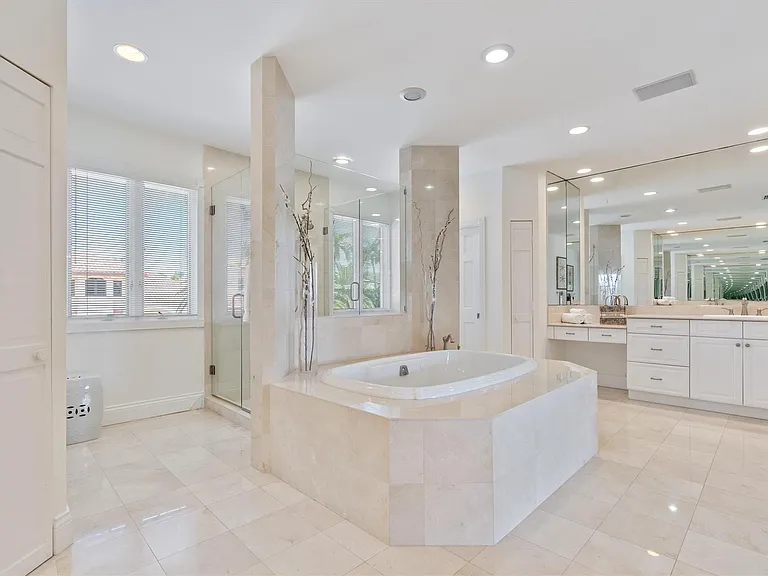 703 Royal Plaza Dr — Photo 13
