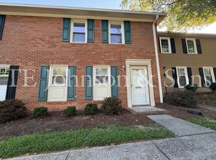 3915 E Valley Ct UNIT B, Winston Salem, NC 27106