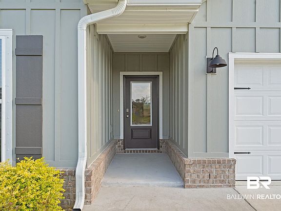 4th image of 170 Preston Way