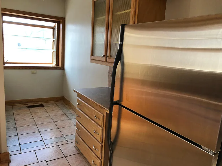 571 S Corona St — Photo 11