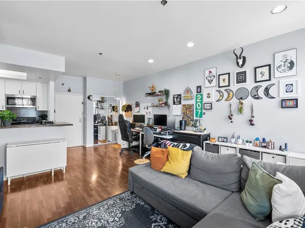 19350 Sherman Way Unit 328, Reseda, CA 91335