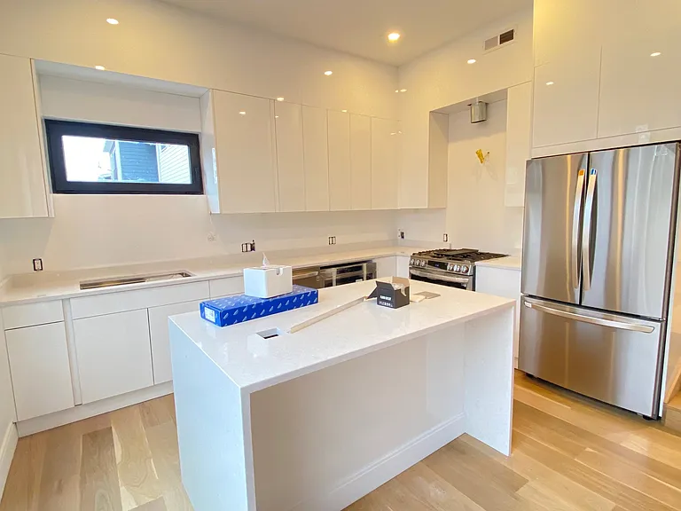 12 Copley St #3 — Photo 1