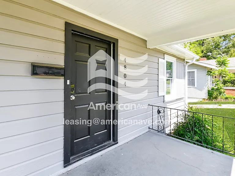 1821560_003_porch_13719395.jpg