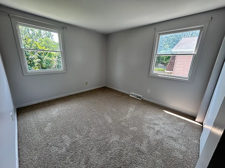 205 Berehaven Dr — Photo 10