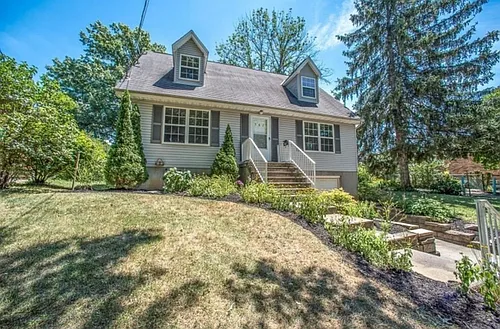 562 Covedale Ave Photo 1