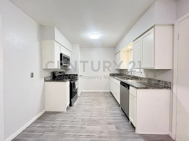 2121 Spanish Trl — Photo 5