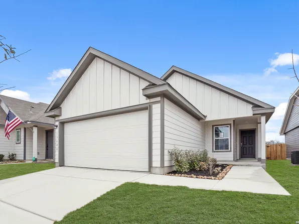 13608 Helton Pass, St Hedwig, TX 78152