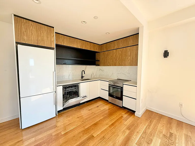 1326 Ocean Ave #6A — Photo 6
