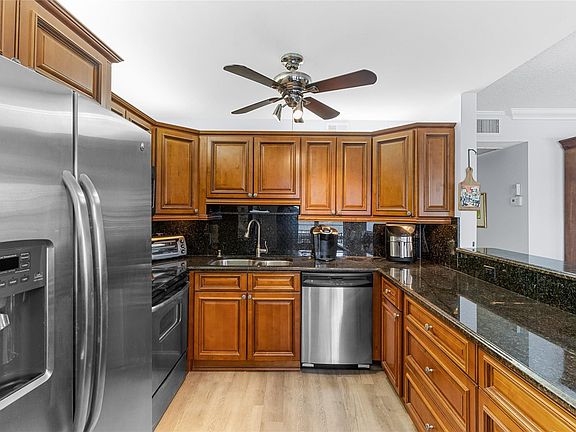 5th image of 1017 Lyndhurst I #1017