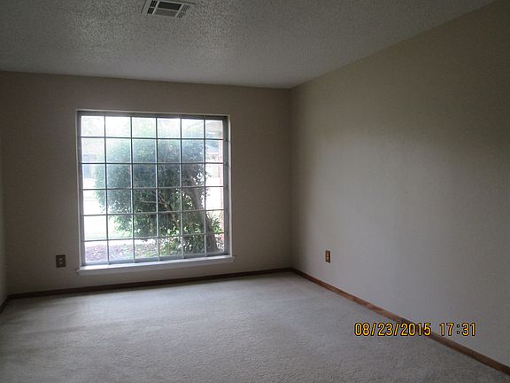 4th image of 5705 NW Cedarwood Dr