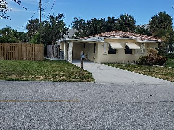 2nd image of 608 S Riverside Drive