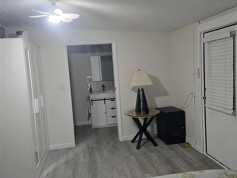 2321 SW 87th Ter — Photo 2