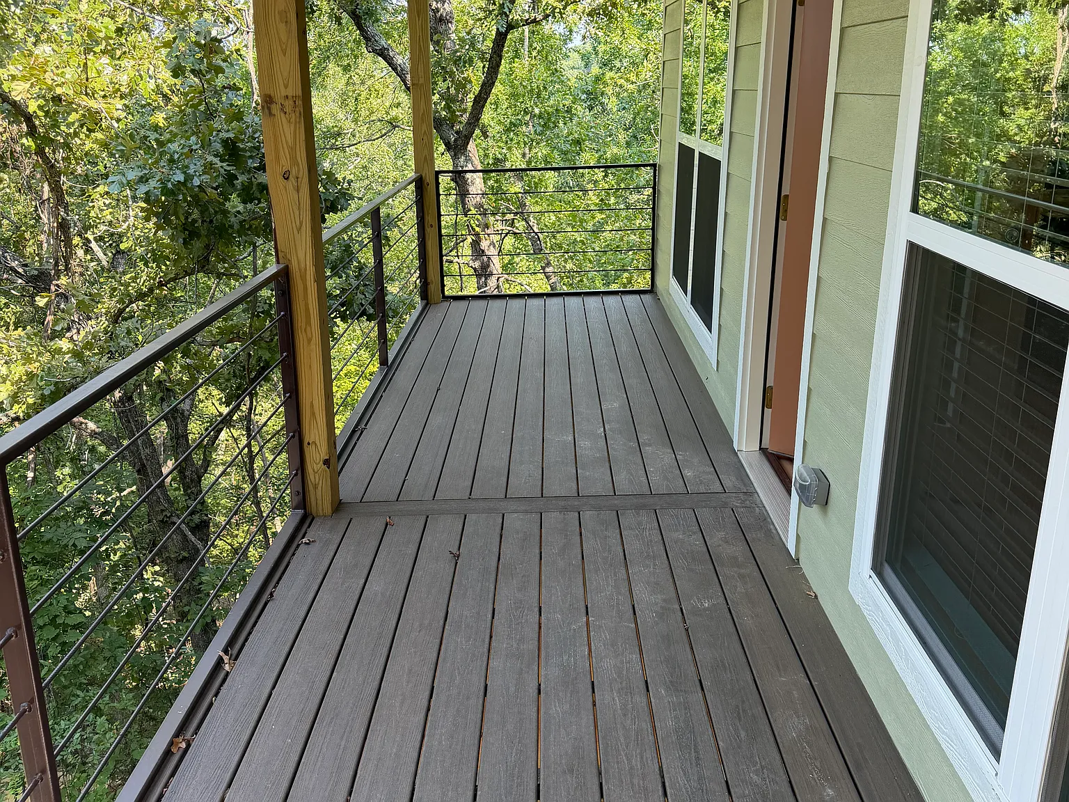 3 bed, 1295 sqft, $1,900 — Photo 4