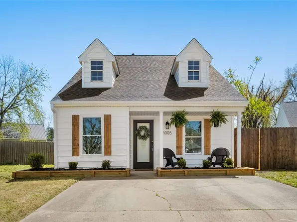 1005 S 25th St, Rogers, AR 72758