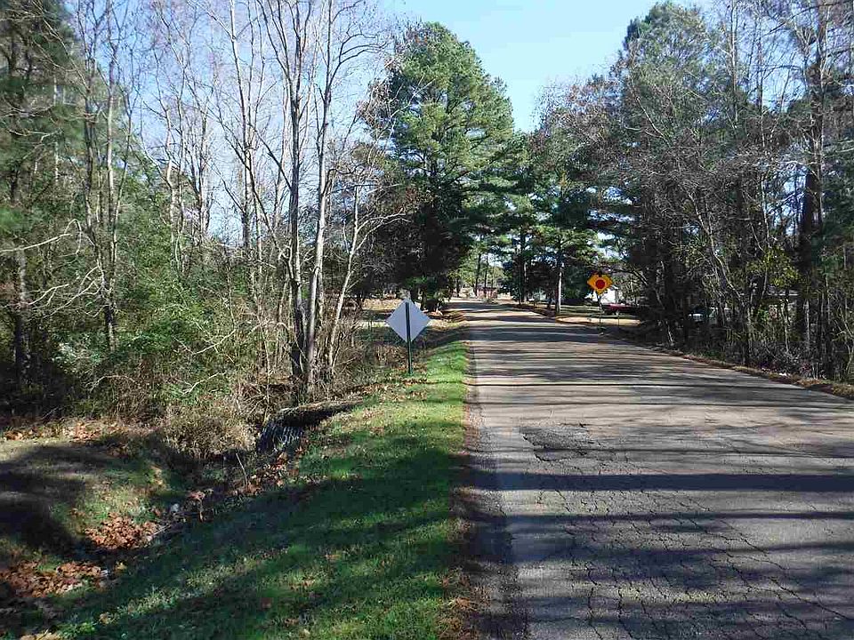 2nd image of 119 Knight Dr