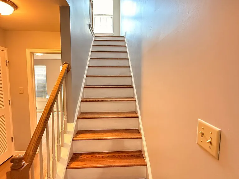 10 Rowand Way E — Photo 8