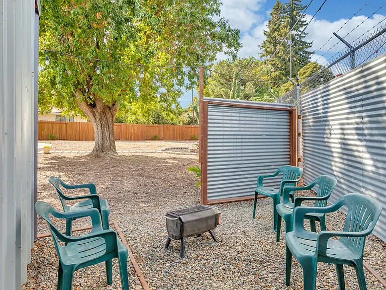 6806 S Land Park Dr — Photo 10