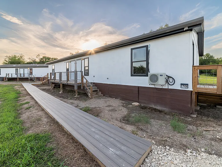 1710 Private Road 4352 #B — Photo 8