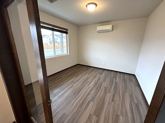 4th image of 2104 W Sunnyview Ln