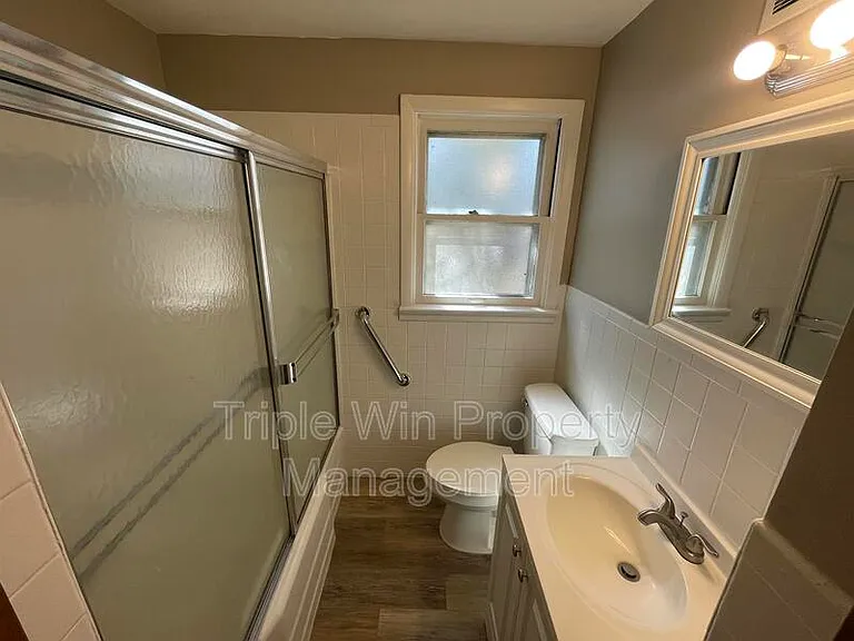 1280 Saint Catherine St — Photo 18