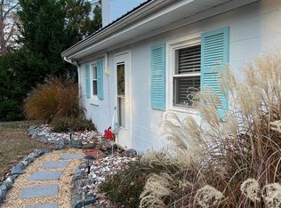 891 Warner Ln, Hague, VA
