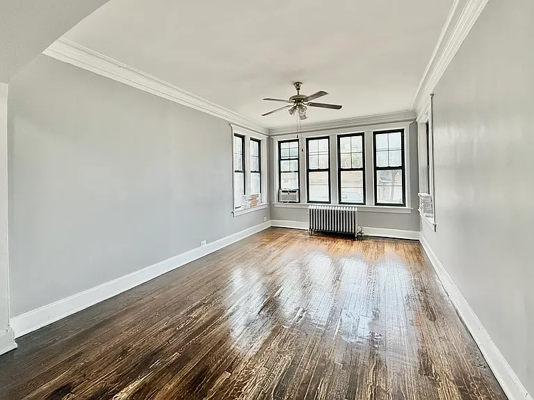 2059 W Touhy Ave #1 — Photo 1