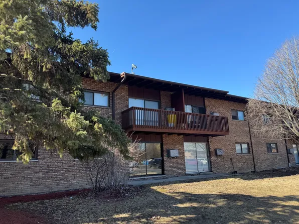 100 Willow Ln APT B103, Willow Springs, IL 60480