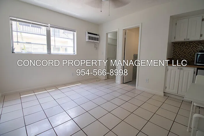 1411 SW 2nd St #4 — Photo 1