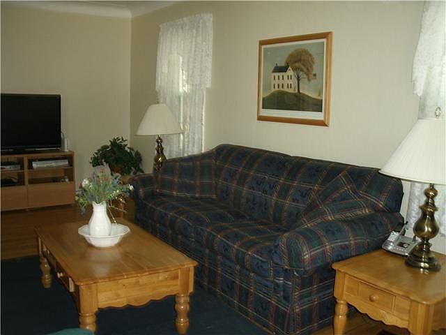2nd image of 566 Ansonia St