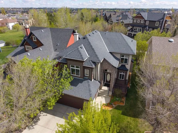 957 W Coopers Dr SW, Airdrie, AB T4B 2Z4