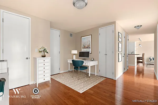 Rented by Coldwell Banker Warburg | media 9