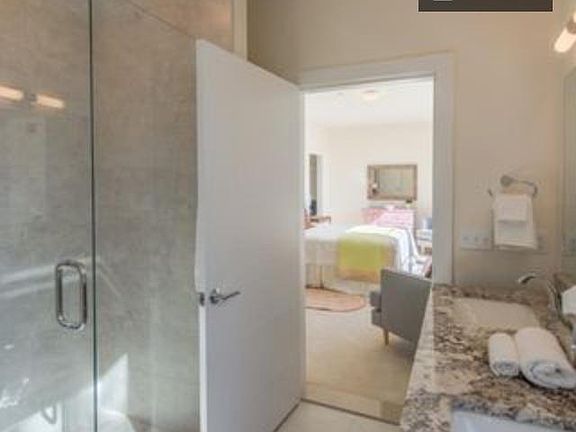 5th image of 410 N 1st St #206