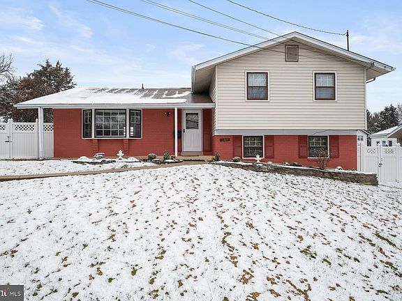 2nd image of 11828 Enid Dr