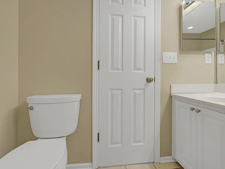 8772 Robinson Forest Dr — Photo 12