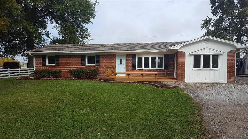 7506 Camby Rd photo 1