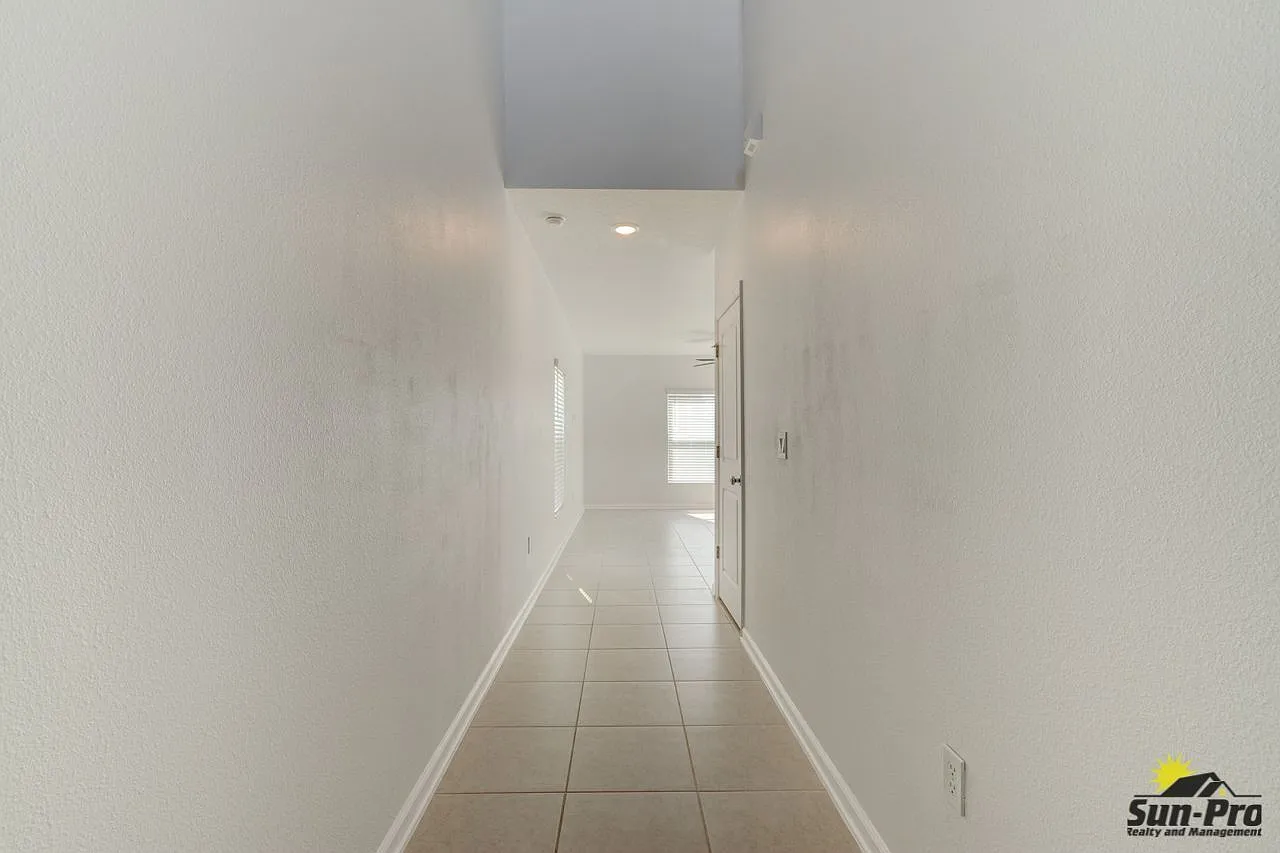 4 bed, 2.0 bath, 1879 sqft, $2,450 — Photo 3