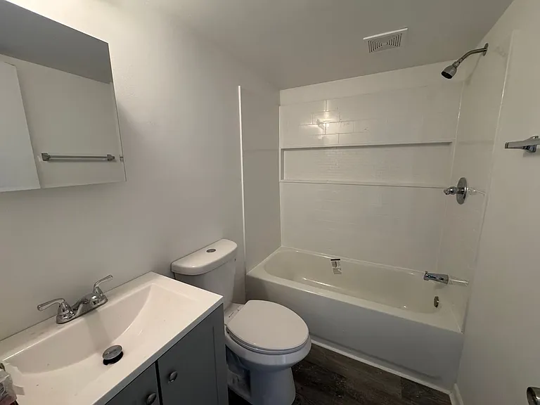 1125 Little Bay Ave — Photo 7