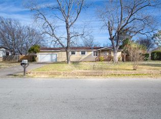 429 Ashley Ln, Roanoke, TX 76262