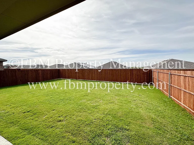 864 Keystone Ct — Photo 22