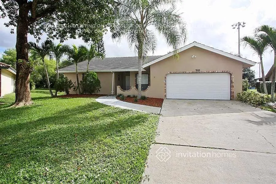 7002 NW 38th St Coral Springs, FL 33065 — Photo 2