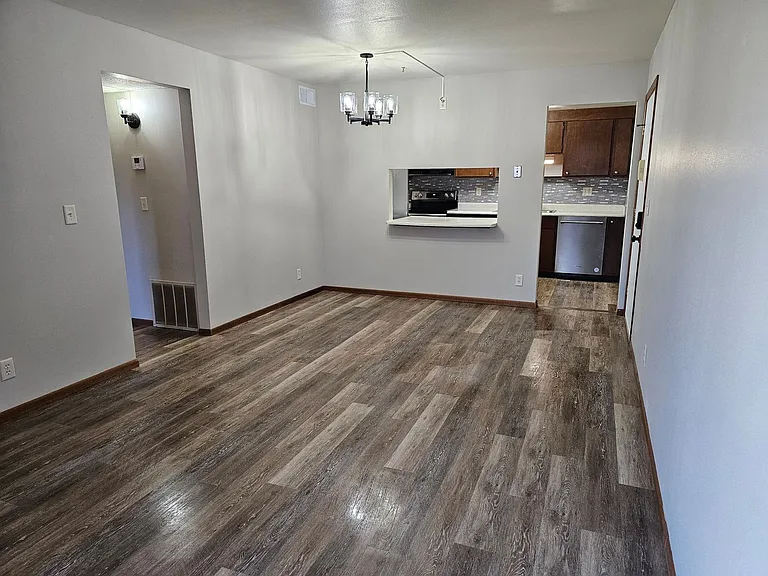 3520 Evergreen Dr — Photo 8