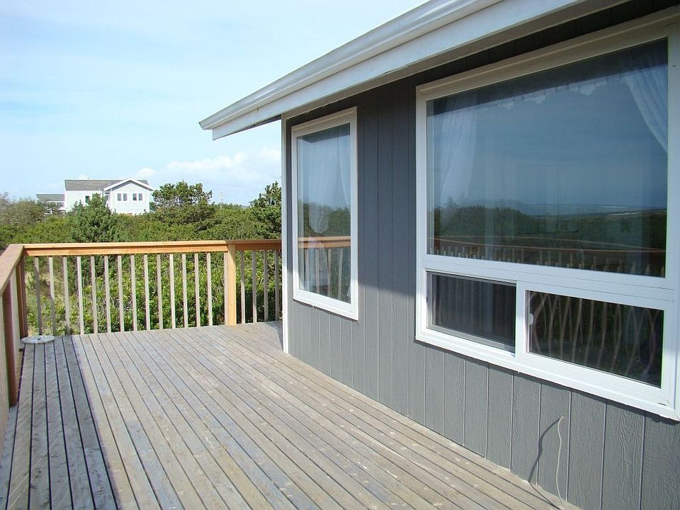 Rear Deck.