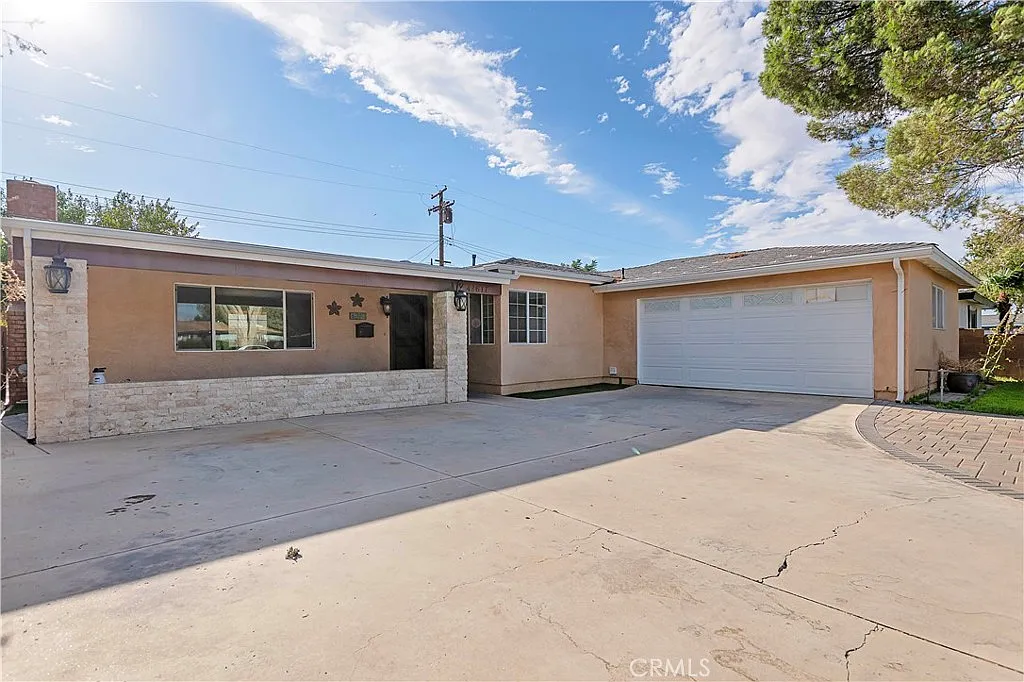 3 bed, 1440 sqft, $2,850 — Photo 2