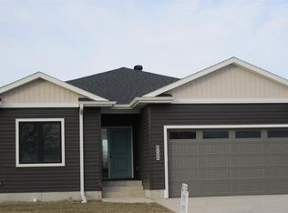2964 E 17th Ave, Columbus, NE 68601